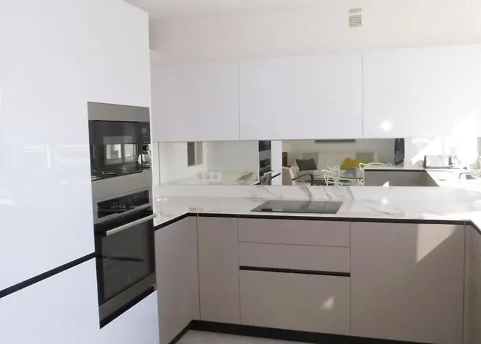 Palais De La 233 * Sainte-Maxime