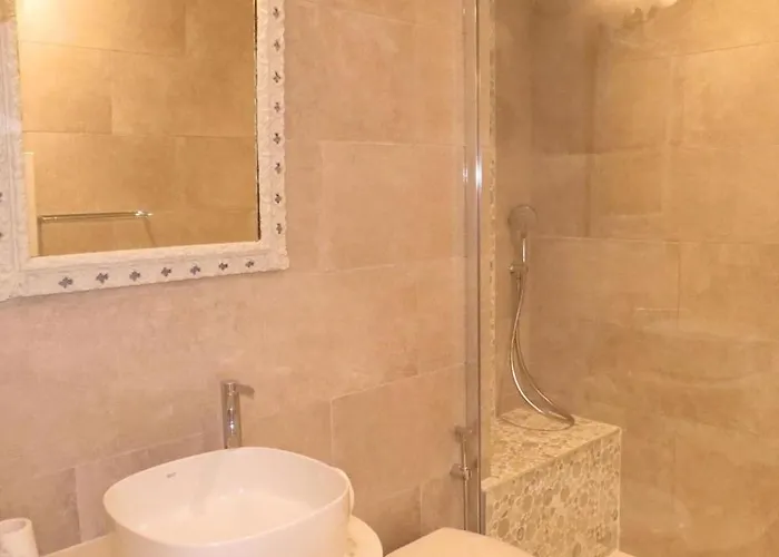 Palais De La 233 * Sainte-Maxime