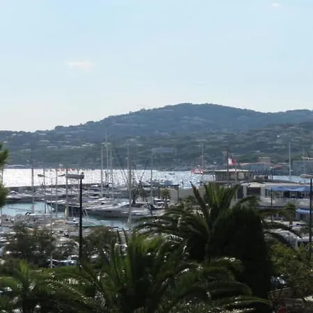 Palais De La 233 Дом отдыха *